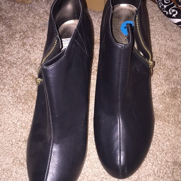 Women’s heels - Picture 2 of 2